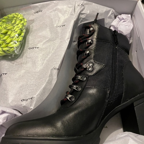 Tipula Boots sz. 8.5 - Picture 4 of 5